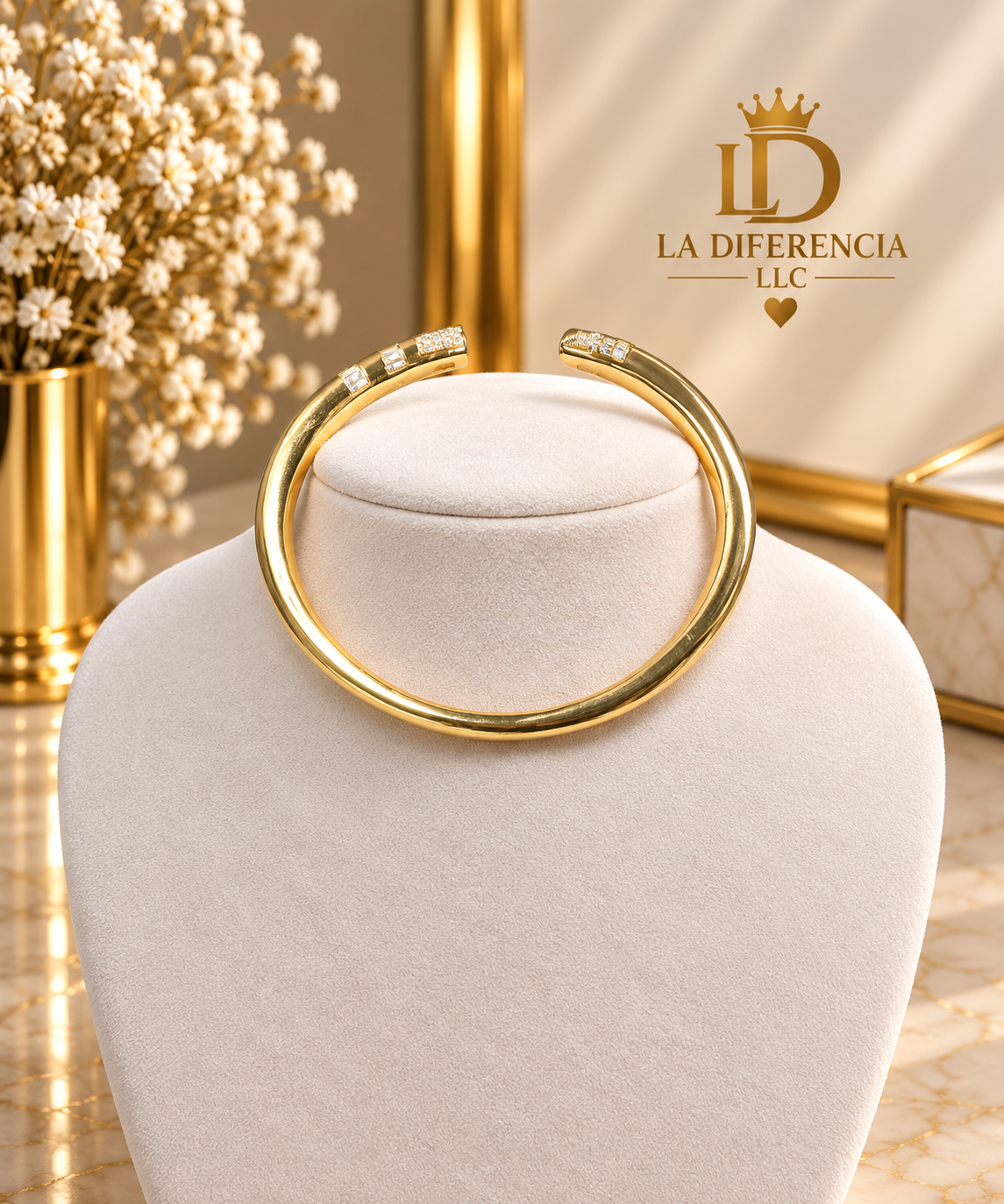 Pulso Abierto Dorado con Cristales – Oro Laminado XP 14K
