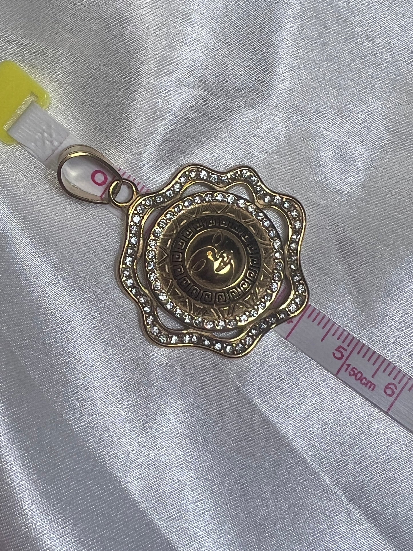 Dije Sol y Luna en Acero Inoxidable Dorado con Circonias | Colgante Unisex
