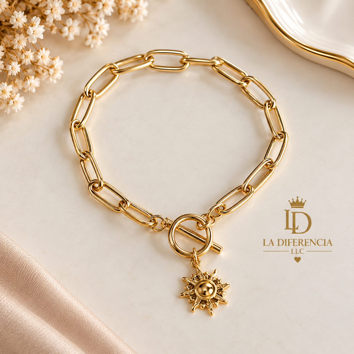 Pulsera Dorada de Eslabones con Dije de Sol – Acero Inoxidable