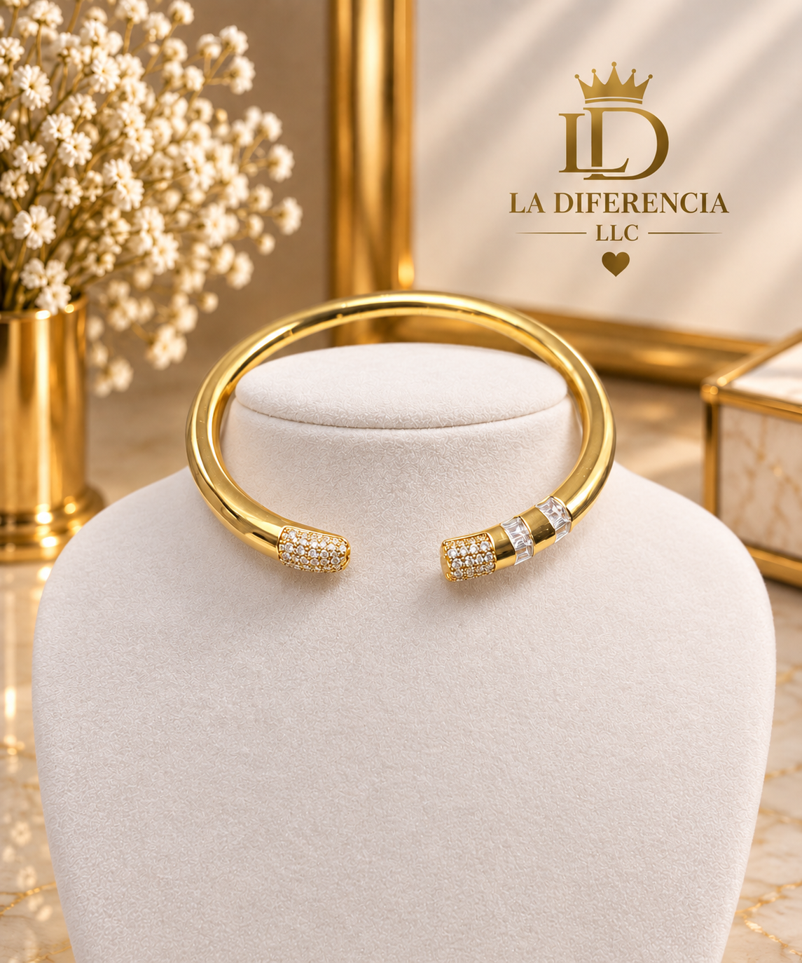Pulso Abierto Dorado con Cristales – Oro Laminado XP 14K