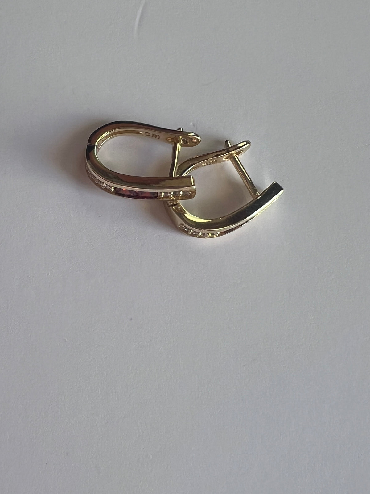 Aretes tipo argolla con piedras marrón transparente – Oro laminado XP 14K