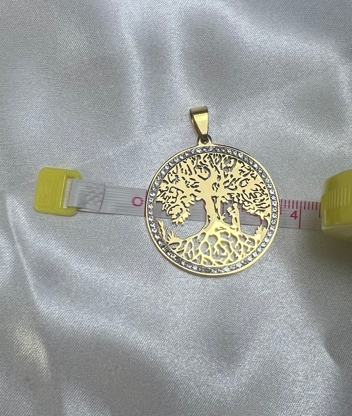 Dije Árbol de la Vida en Acero Inoxidable Dorado con Circonias | La Diferencia LLC