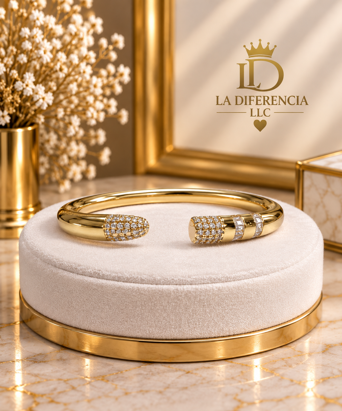Pulso Abierto Dorado con Cristales – Oro Laminado XP 14K