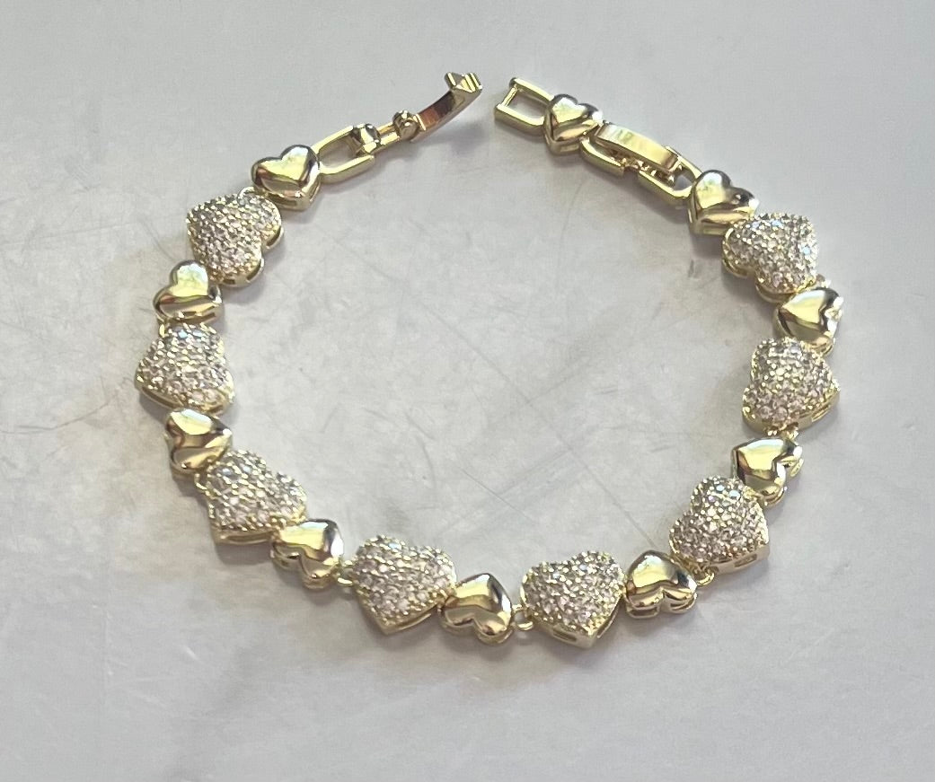 Pulsera de Corazones con Piedras – Oro Laminado XP 14K