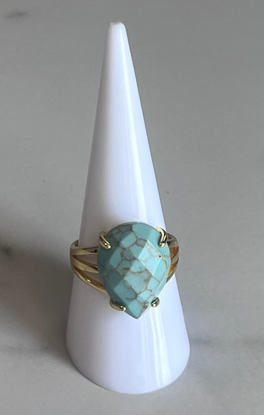 Anillo Ajustable con Piedra Facetada – Oro Laminado XP 14K

Descripción: